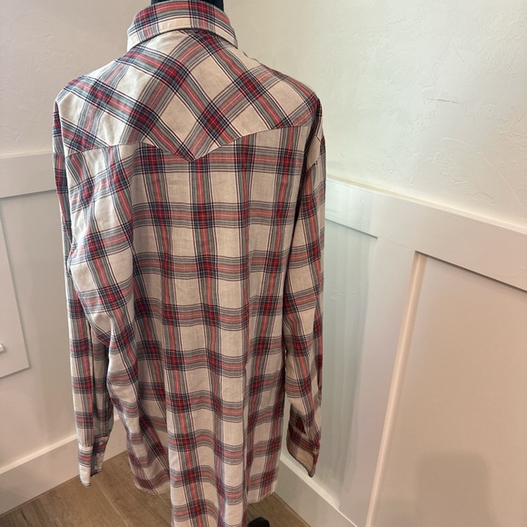 Vintage Wrangler Men's Red and White Checkered Shirt with Pearl Snap Buttons - Picture 3 of 4
